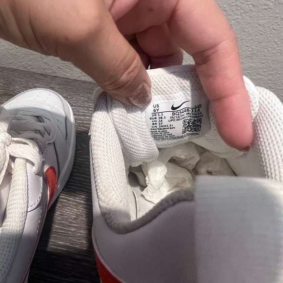 Nike White and orange Athletic sneakers Shoes sz 6y, women’s 7.5 - Picture 8 of 9